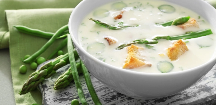 Kremowa zupa z zielonych szparagów
