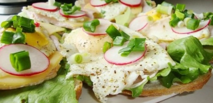 Kanapki z sałatą i jajkiem