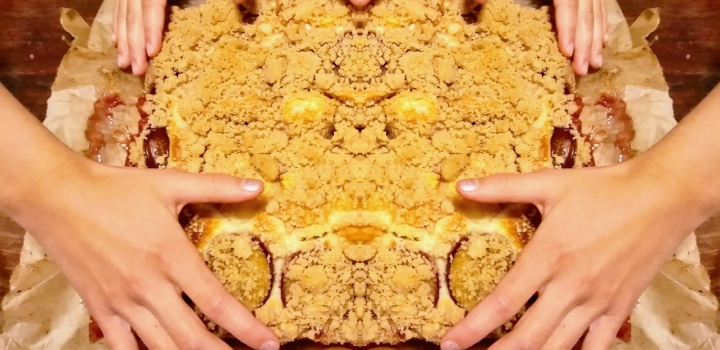 Drożdżowe z owocami i kruszonką