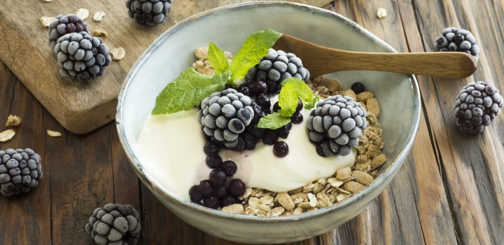 Poranna owsianka z jeżynami