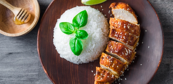 Pierś z kurczaka w sezamie z miodem