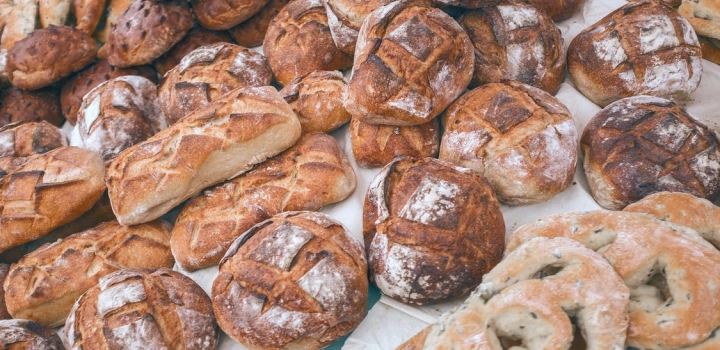 Typy mąki. Czym różni się mąka typ 550 od mąki typ 2000? Jaka mąka do ciasta, jaka do chleba?