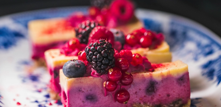 Agar-agar - roślinna substancja żelująca w diecie wegańskiej, doskonale zastępuje żelatynę