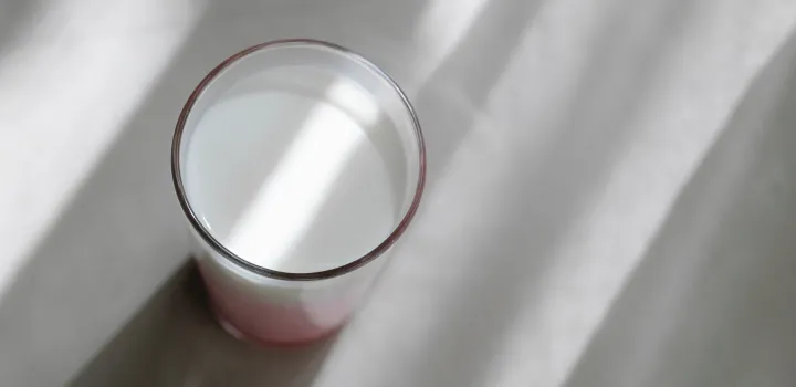 Kefir naturalny - skład, właściwości. Przepis na domowy zdrowy kefir